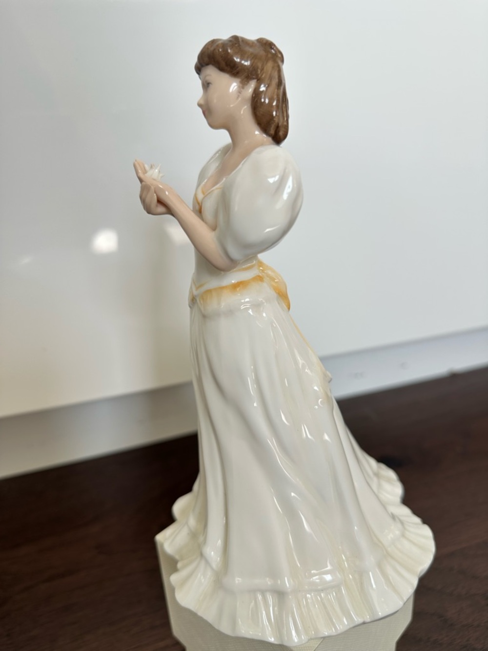 Royal Doulton “Maria” HN3381 Figurine 1993 Hand Painted Bone China England - Picture 4 of 6
